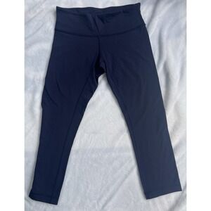 Lululemon Women's Navy Blue Capri Leggings‎ Women's Size 6